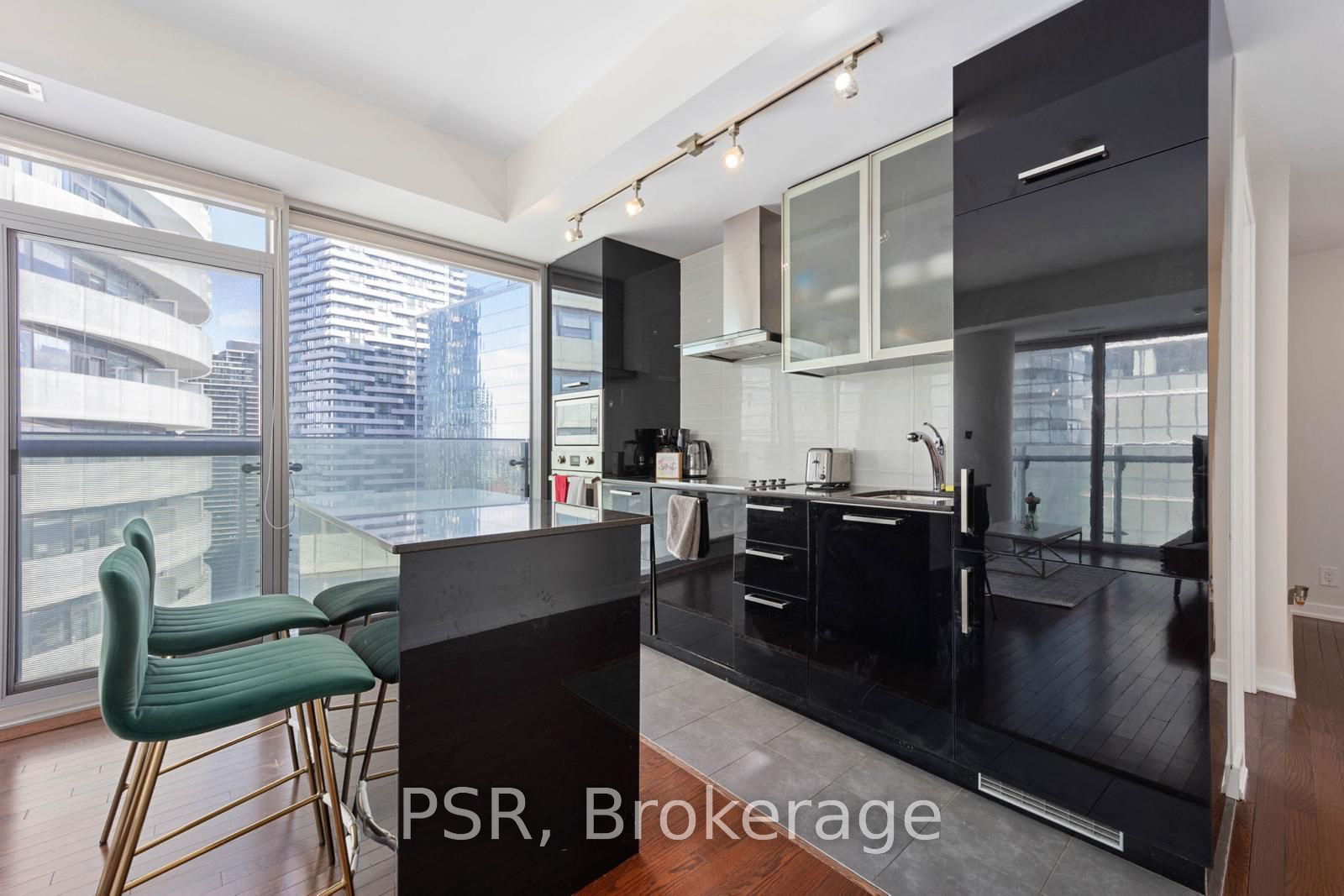 12 York St, unit 3210 for sale - image #11