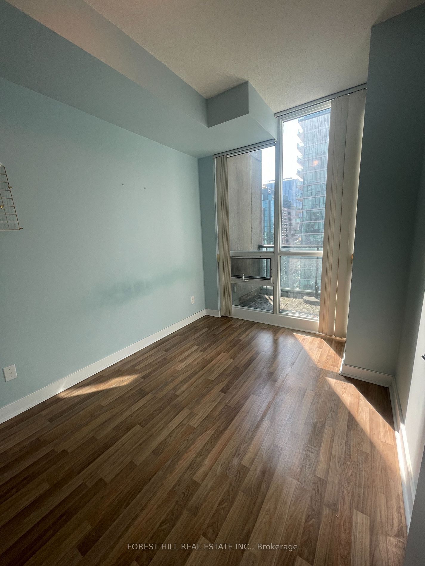 12 Yonge St S, unit 2709 for rent - image #6