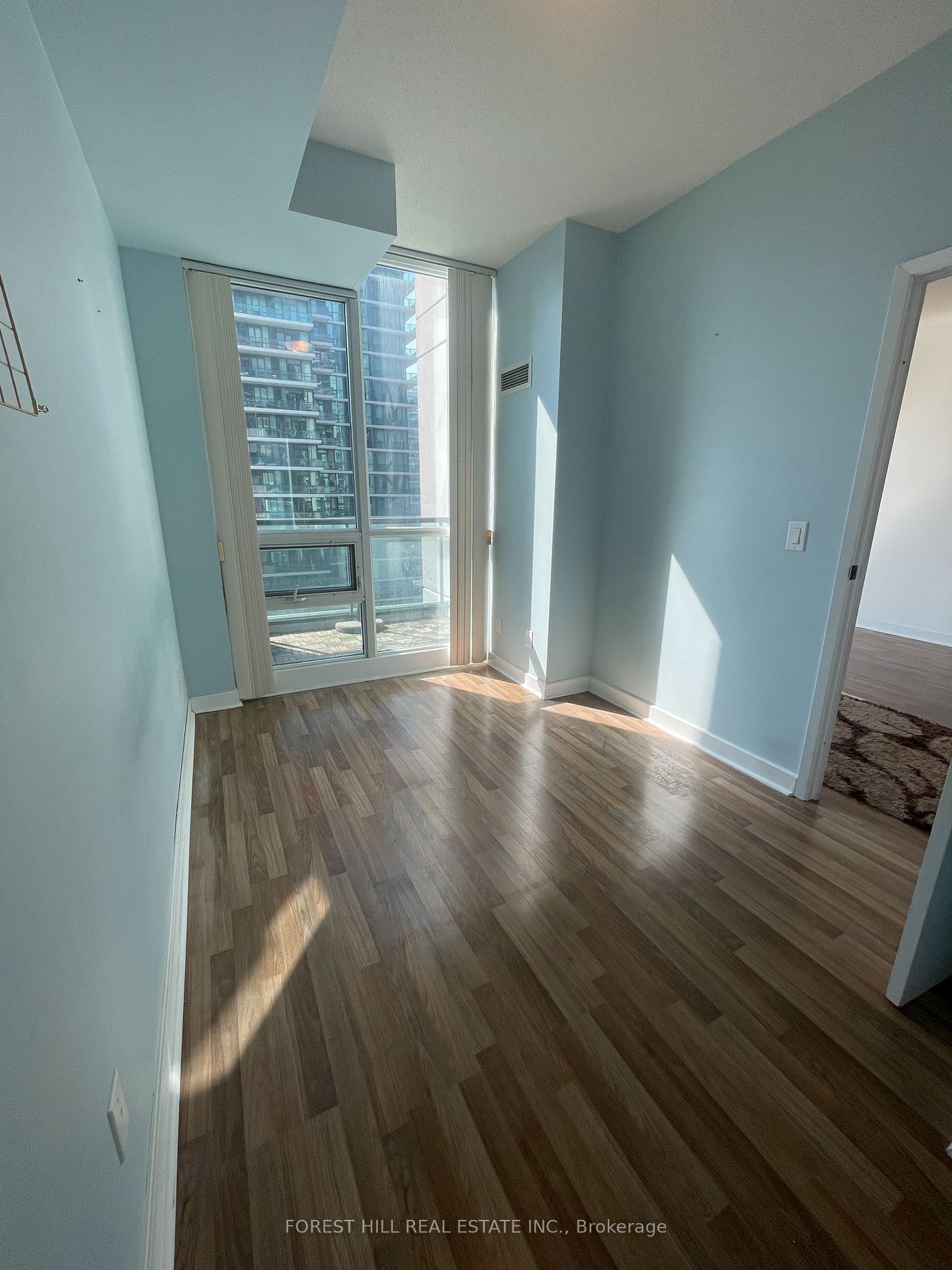 12 Yonge St S, unit 2709 for rent - image #7