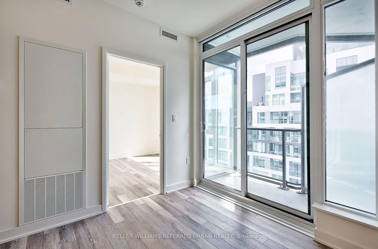 27 Bathurst St, unit 1618 for rent