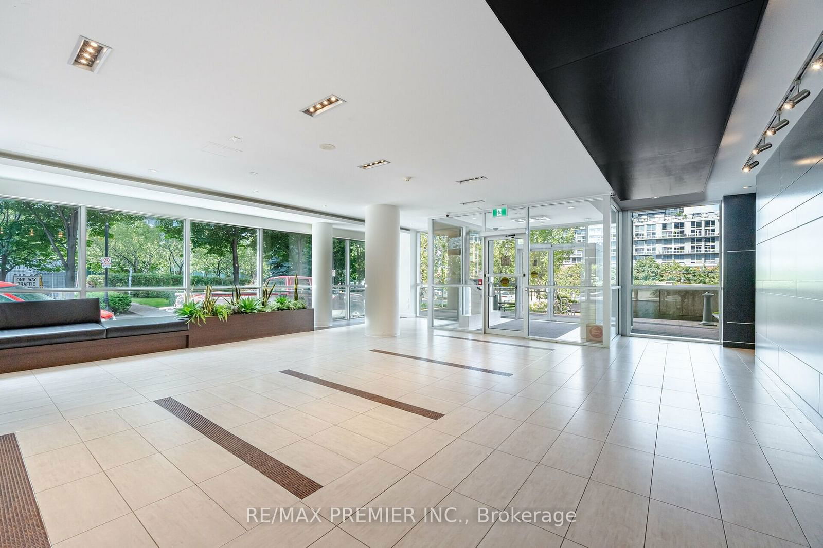 80 Western Battery Rd, unit 1606 for sale - image #3