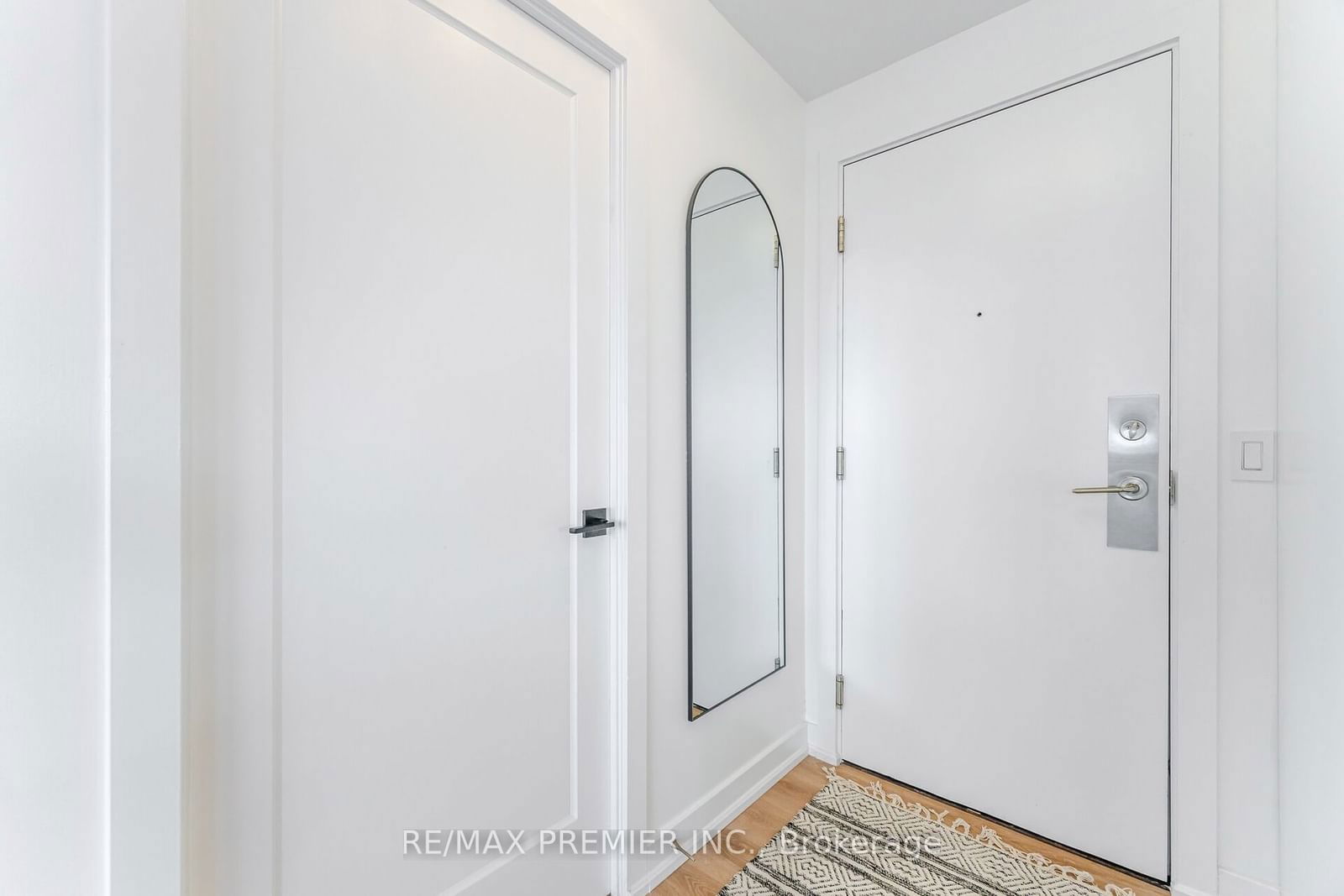 80 Western Battery Rd, unit 1606 for sale - image #6