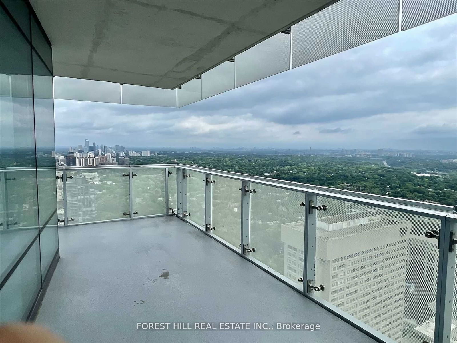 1 Bloor St E, unit 4701 for rent - image #10