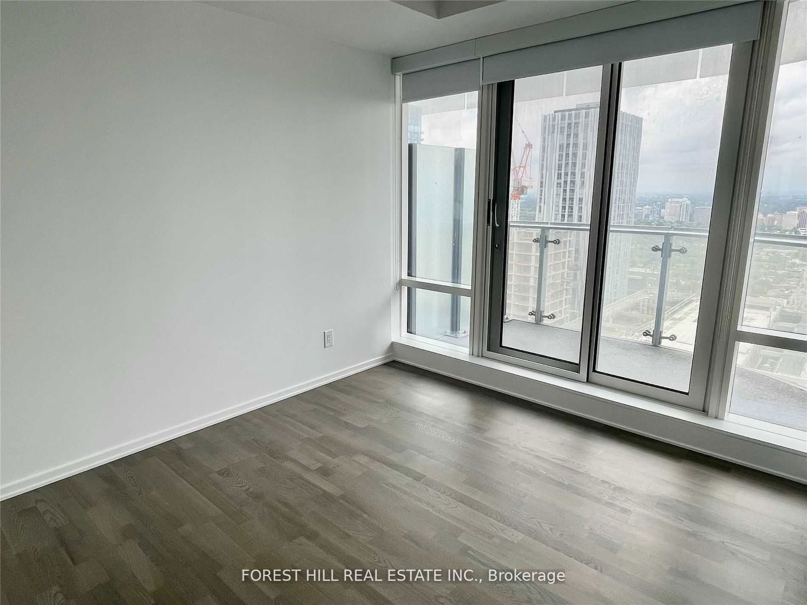 1 Bloor St E, unit 4701 for rent