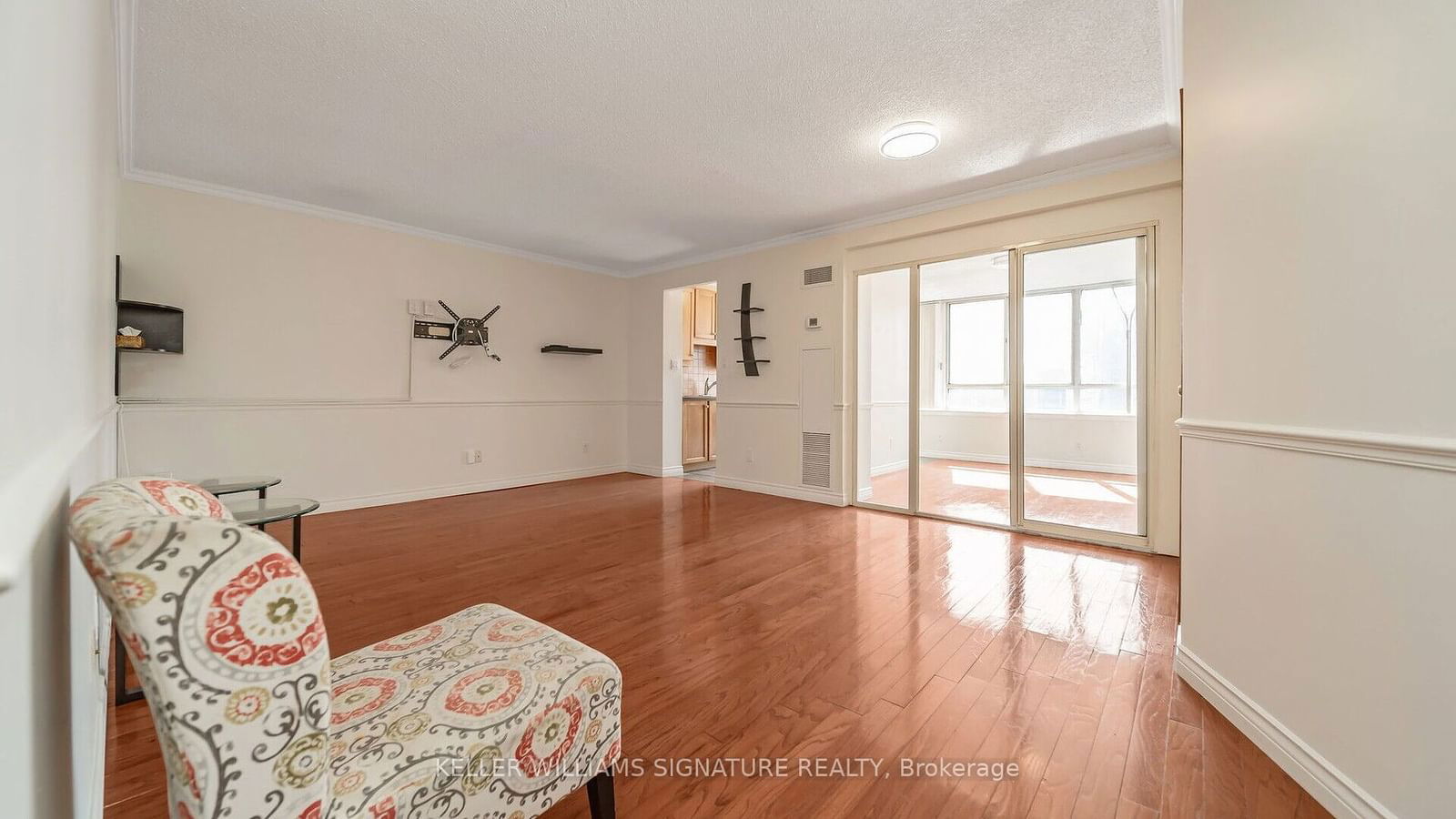 633 Bay St, unit 2408 for rent - image #10