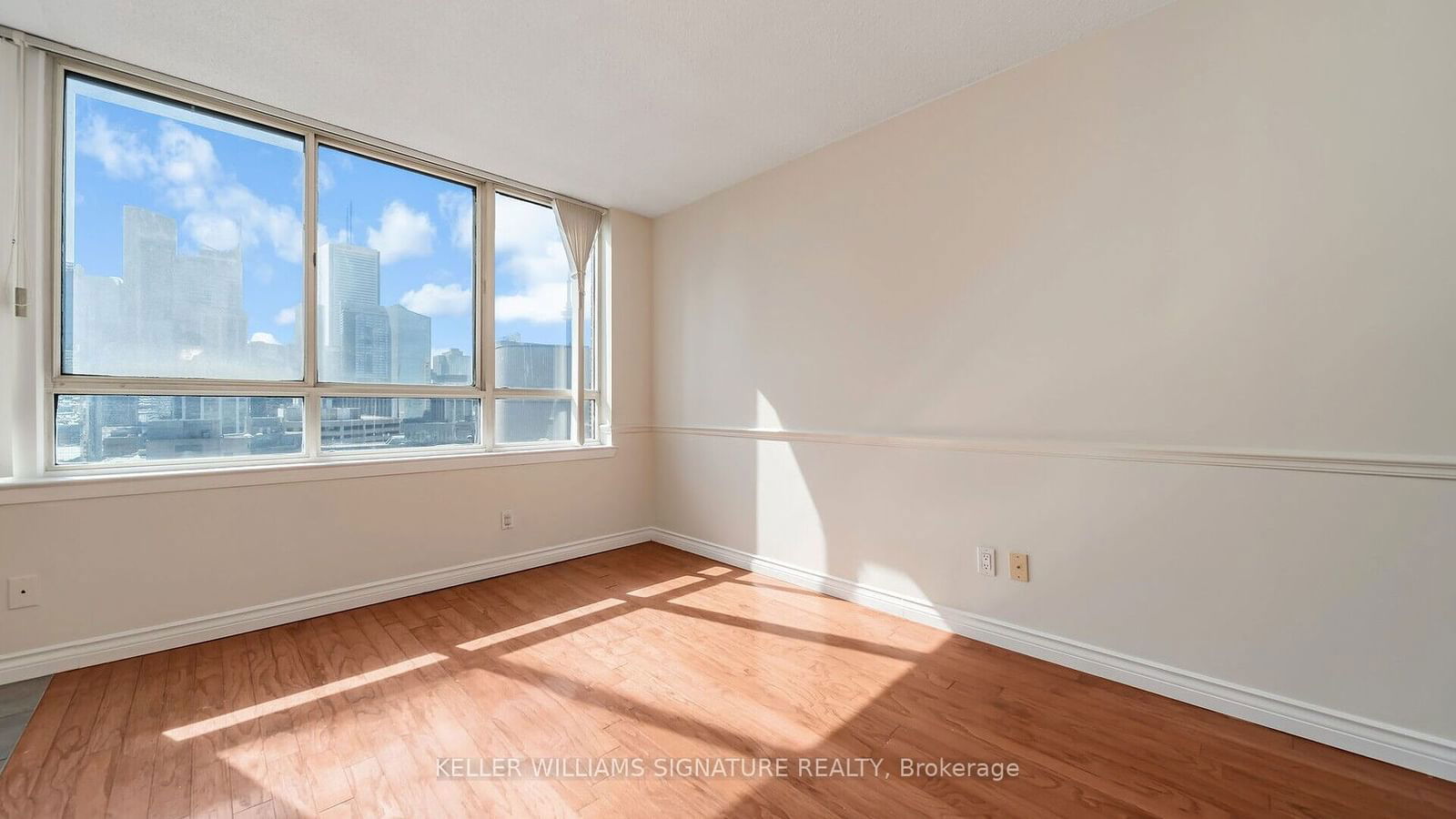 633 Bay St, unit 2408 for rent - image #16