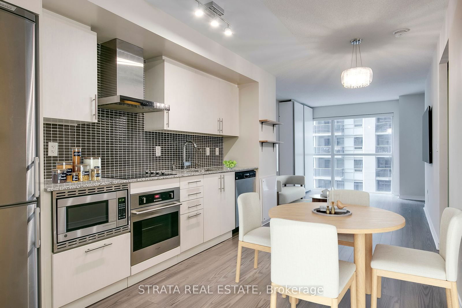 352 Front St W, unit 522 for sale - image #1