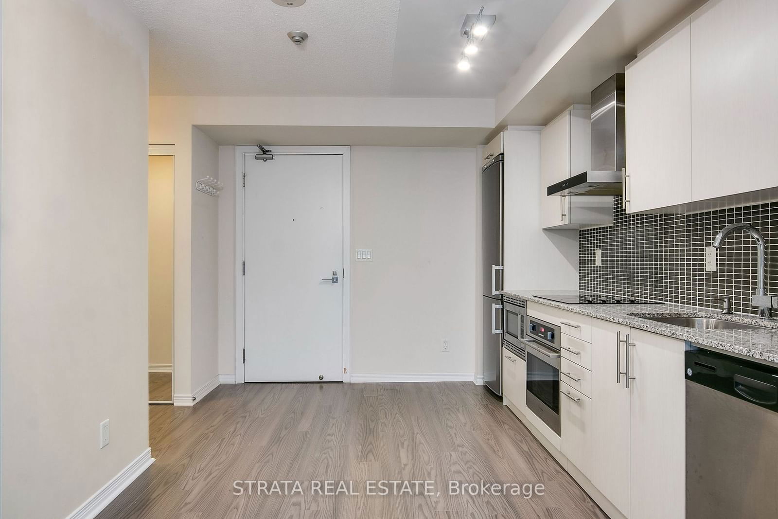 352 Front St W, unit 522 for sale - image #12