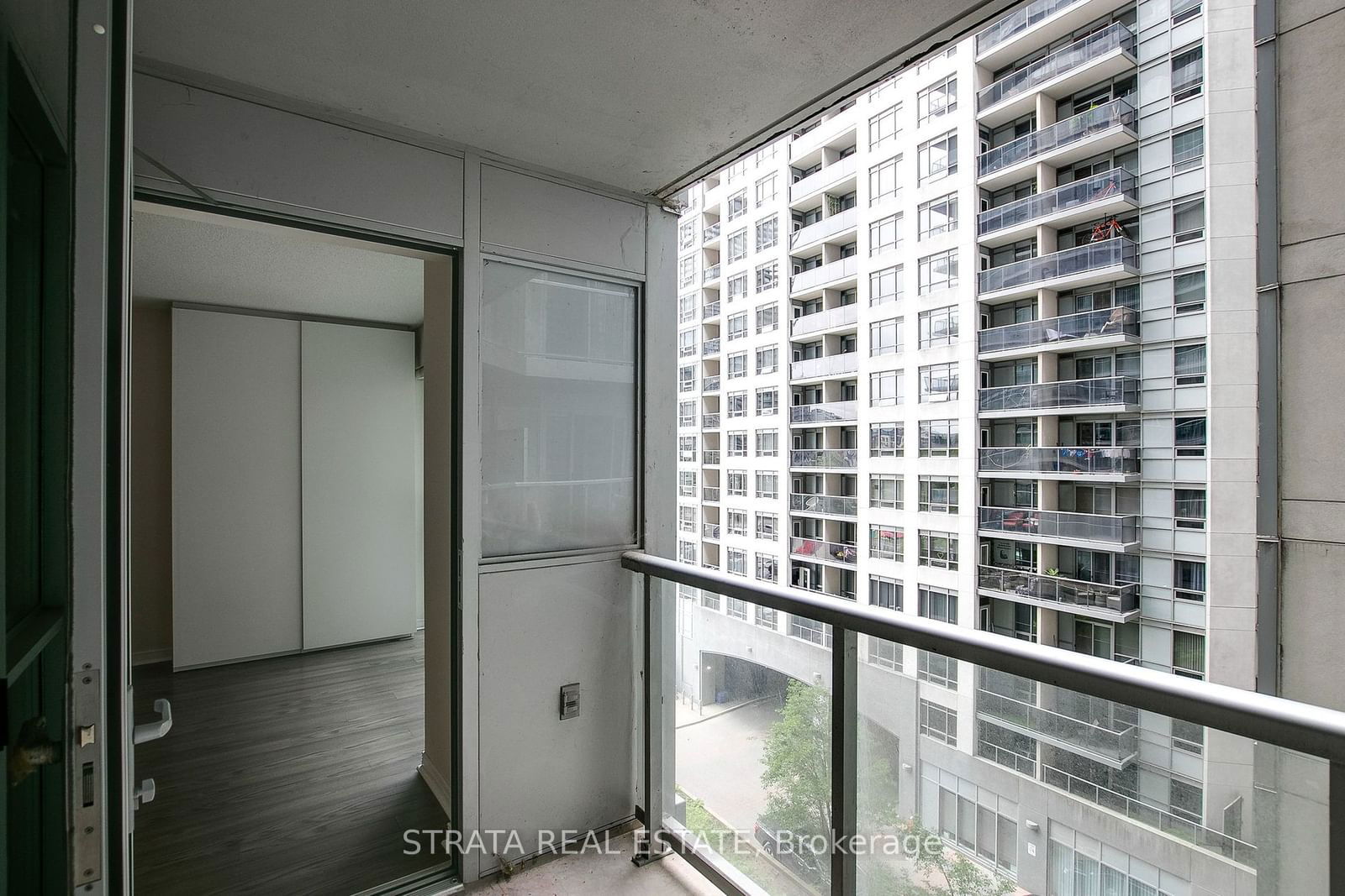 352 Front St W, unit 522 for sale - image #20