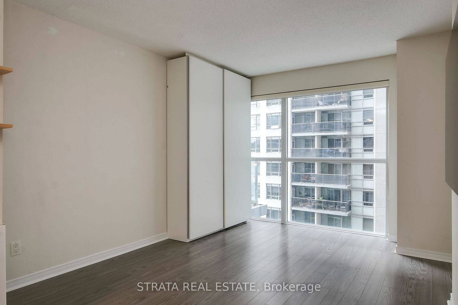 352 Front St W, unit 522 for sale - image #5