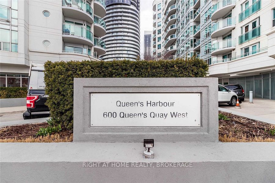 600 Queens Quay W, unit 805 for rent