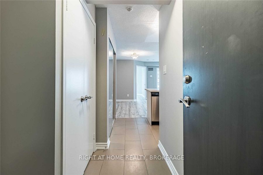 600 Queens Quay W, unit 805 for rent