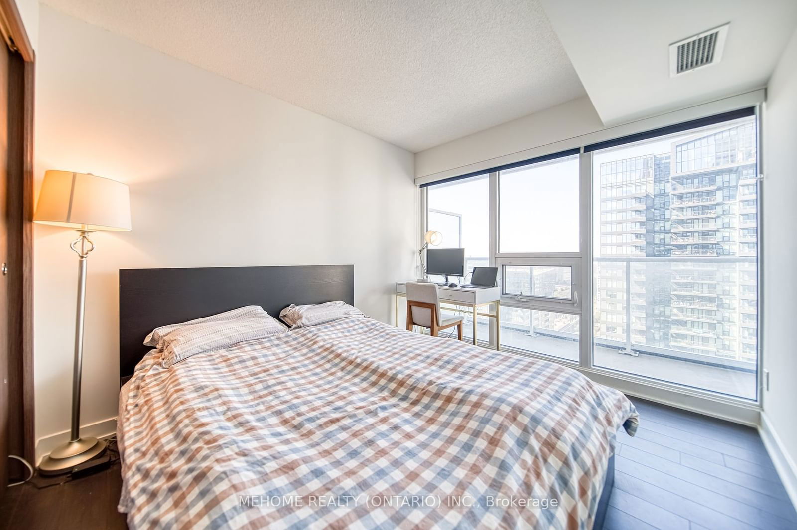 17 Bathurst St, unit 2907 for rent