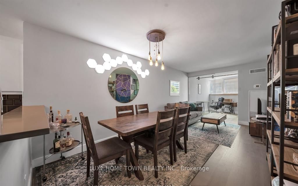 1055 Bay St, unit 308 for sale