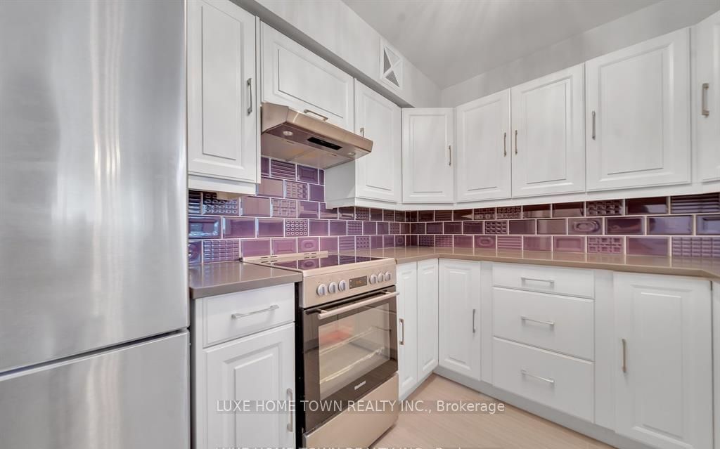 1055 Bay St, unit 308 for sale - image #6