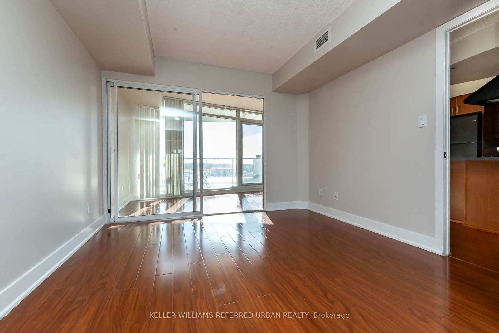 550 Queens Quay W, unit 1022 for sale