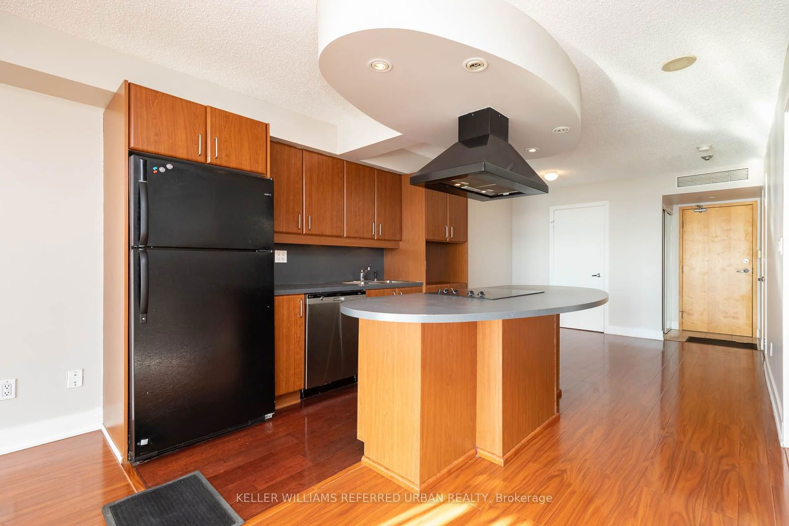 550 Queens Quay W, unit 1022 for sale