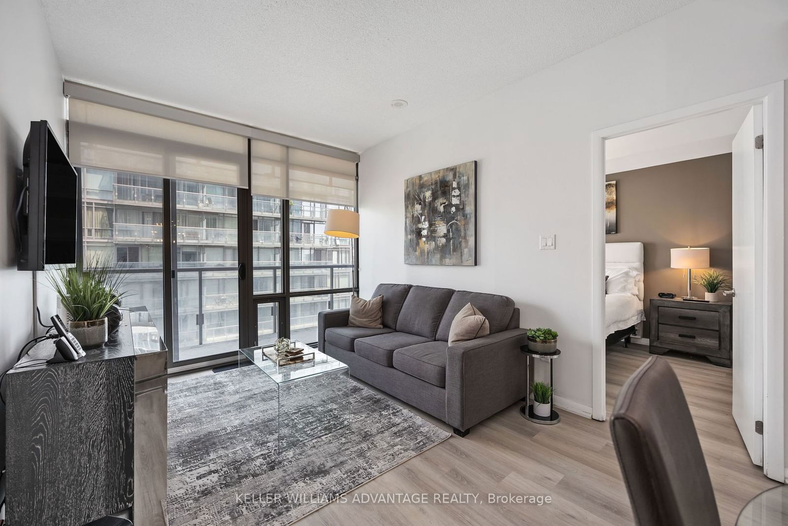 38 Grenville St, unit 2501 for rent