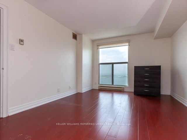 77 Harbour Sq, unit 3008 for rent