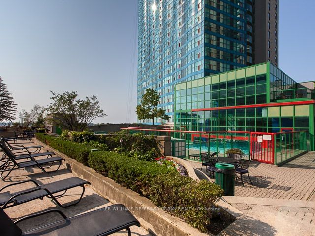 77 Harbour Sq, unit 3008 for rent