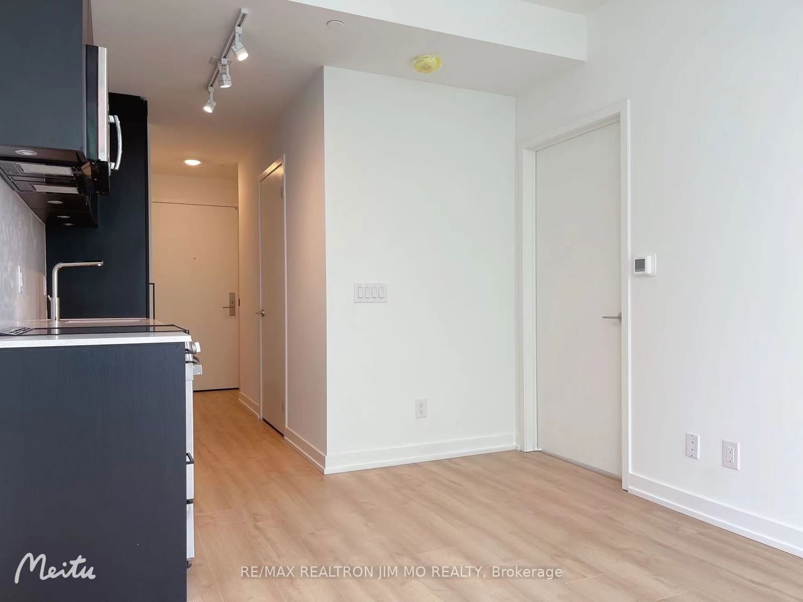 135 East Liberty St, unit 2409 for rent - image #16