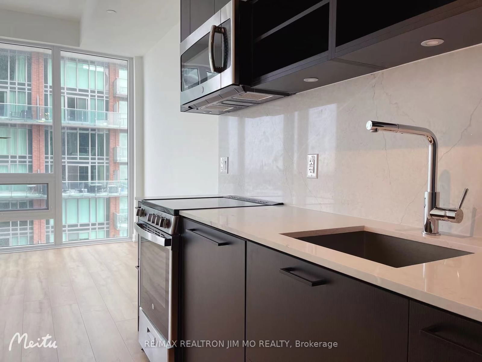 135 East Liberty St, unit 2409 for rent - image #4