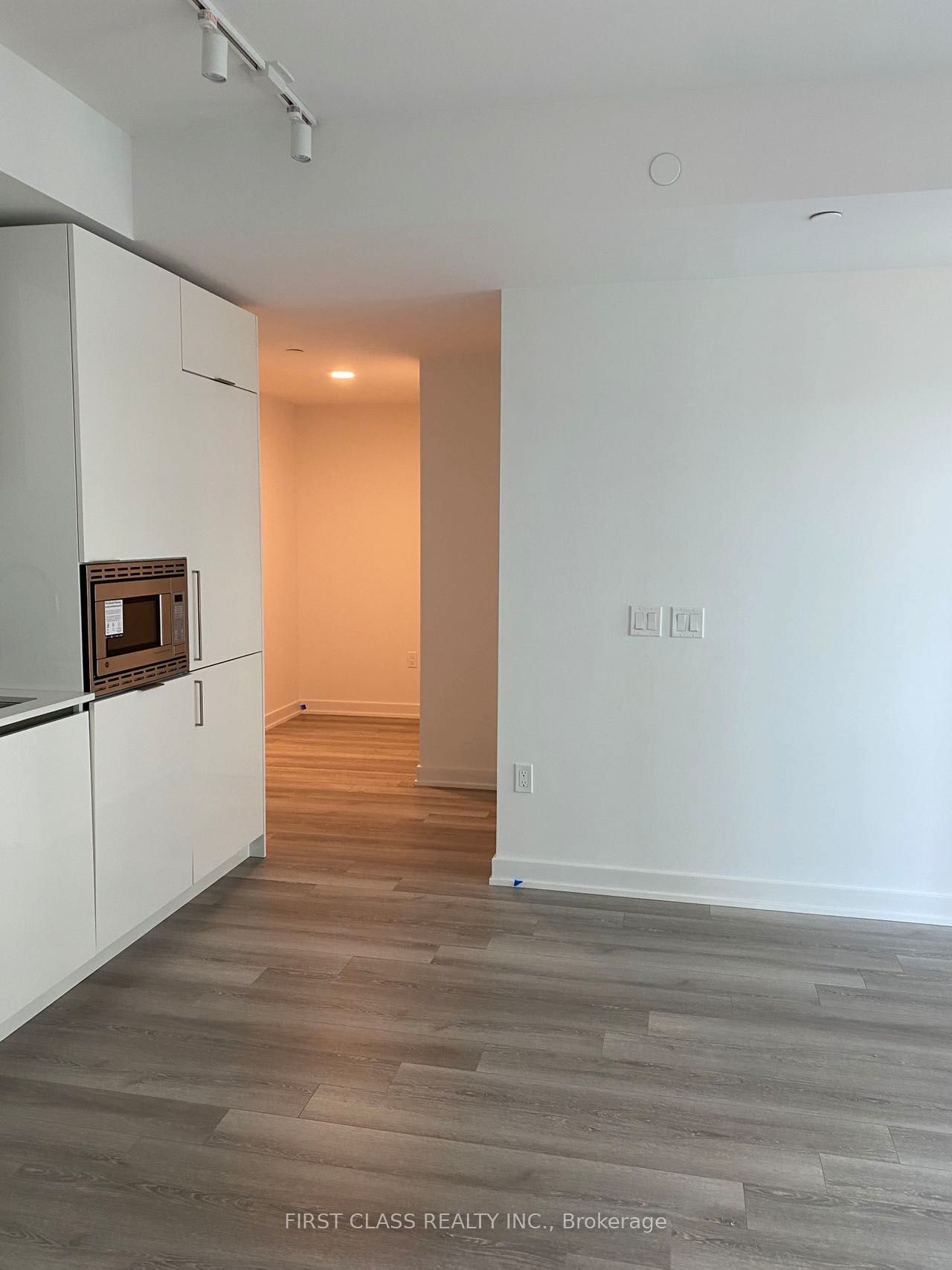 238 Simcoe St, unit 2506 for rent