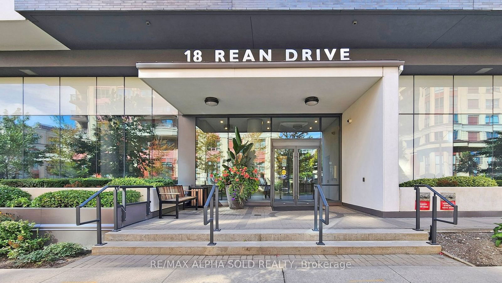 18 Rean Dr, unit 310 for sale