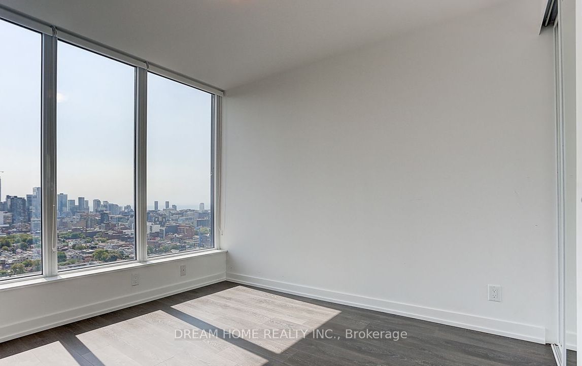 203 College St, unit 1008 for rent - image #8