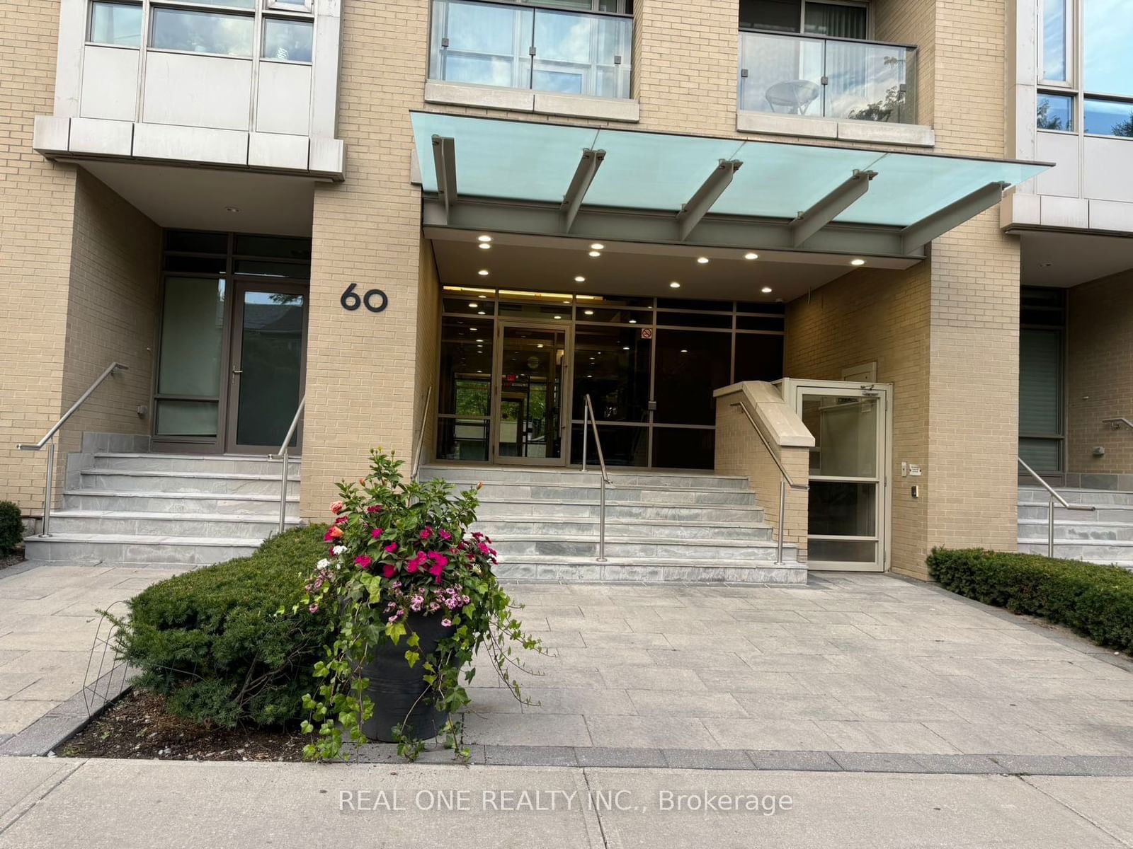 60 Berwick Ave, unit 802 for rent