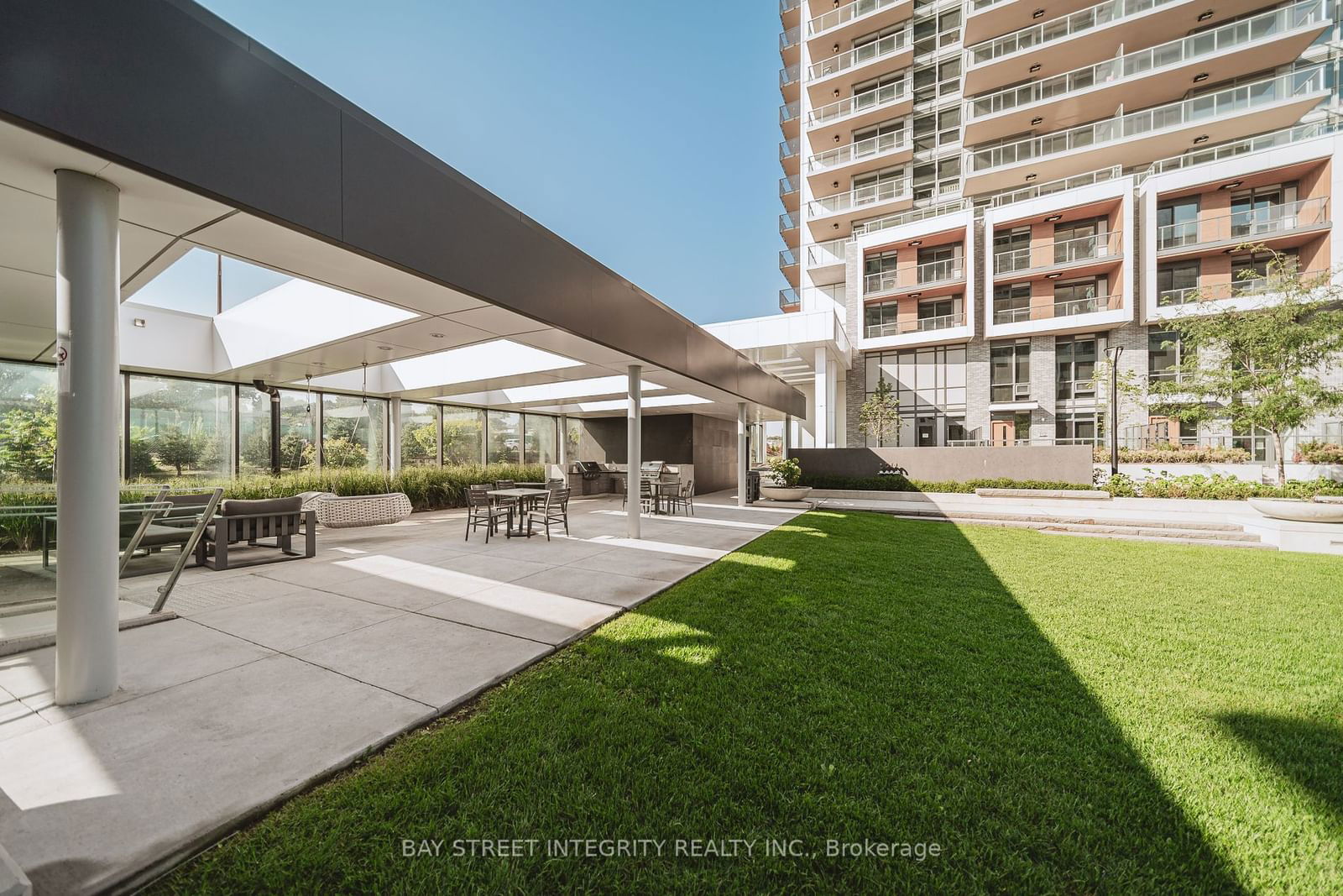 85 McMahon Dr, unit 2111 for sale