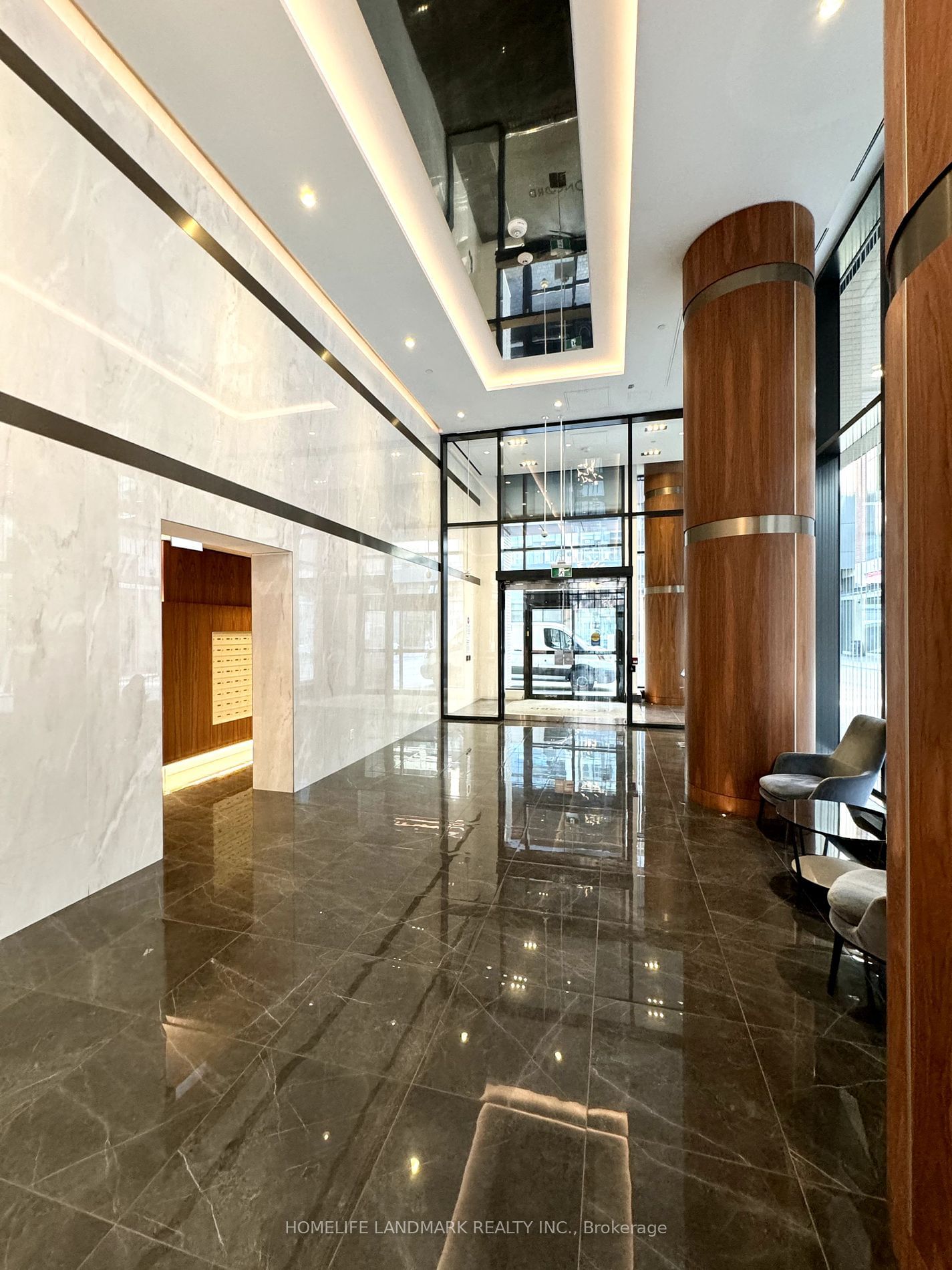 19 Bathurst St, unit 1512 for sale