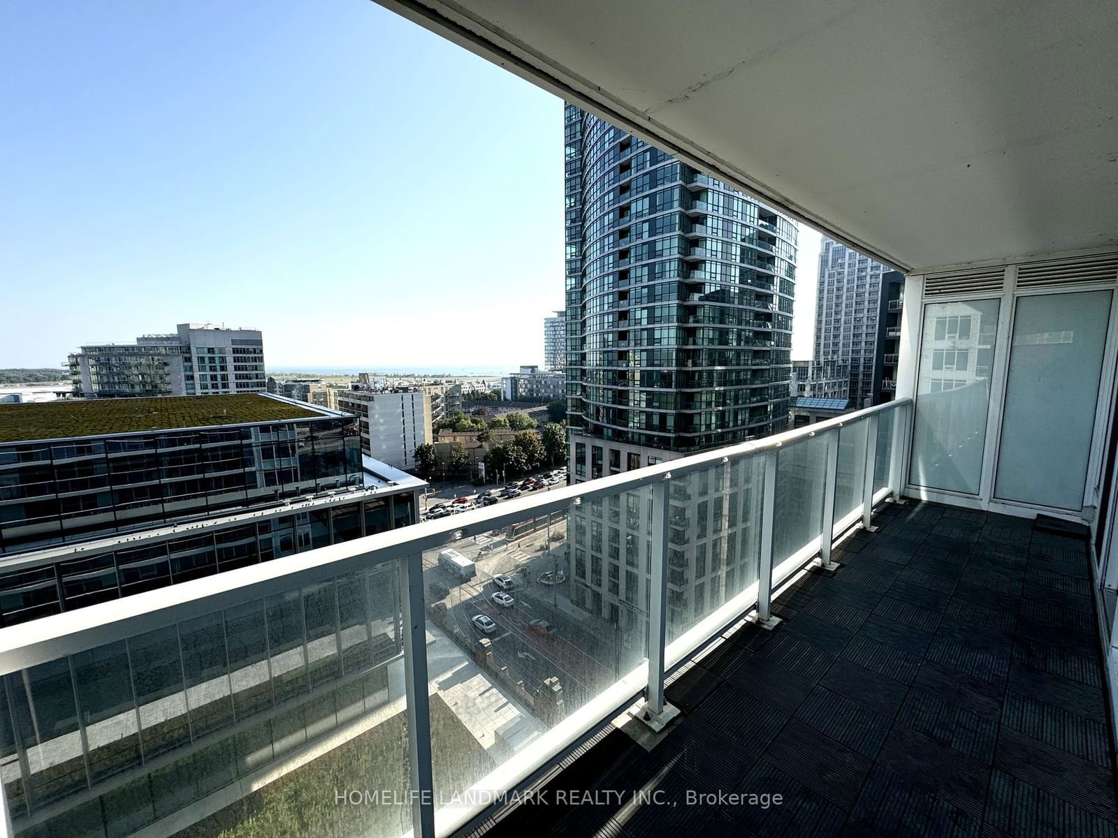 19 Bathurst St, unit 1512 for sale