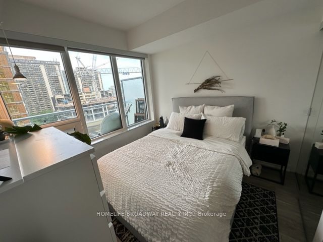 99 Broadway Ave, unit 1111 for rent