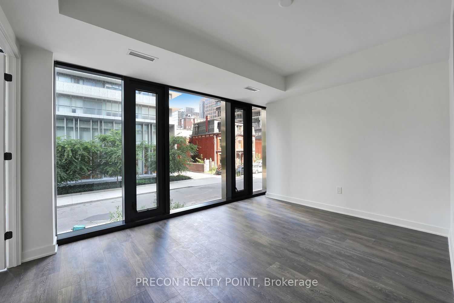 55 Charles St E, unit TH07 for rent