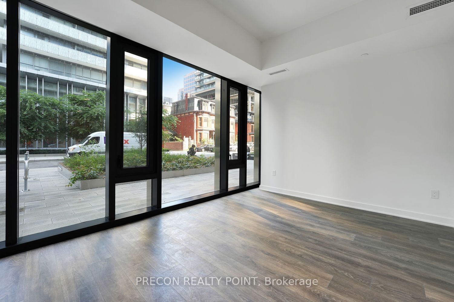 55 Charles St E, unit TH07 for rent