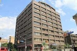 555 Yonge St, unit 404 for rent