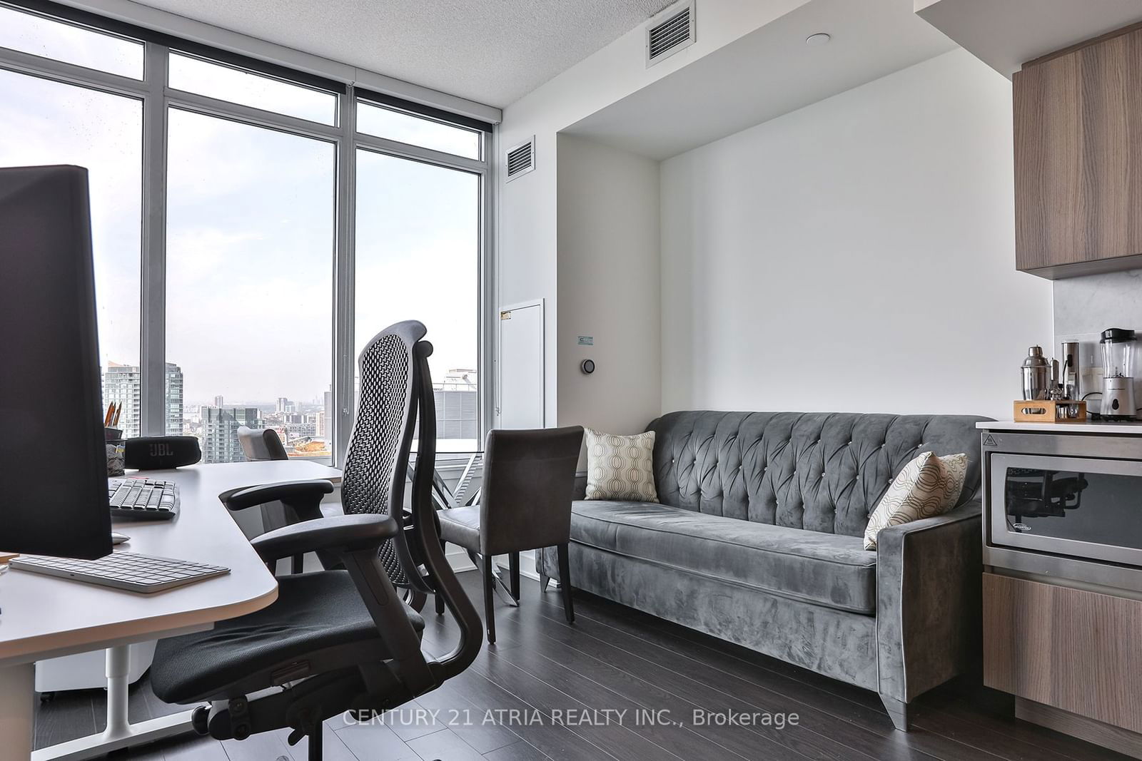 19 Bathurst St, unit 3715 for rent