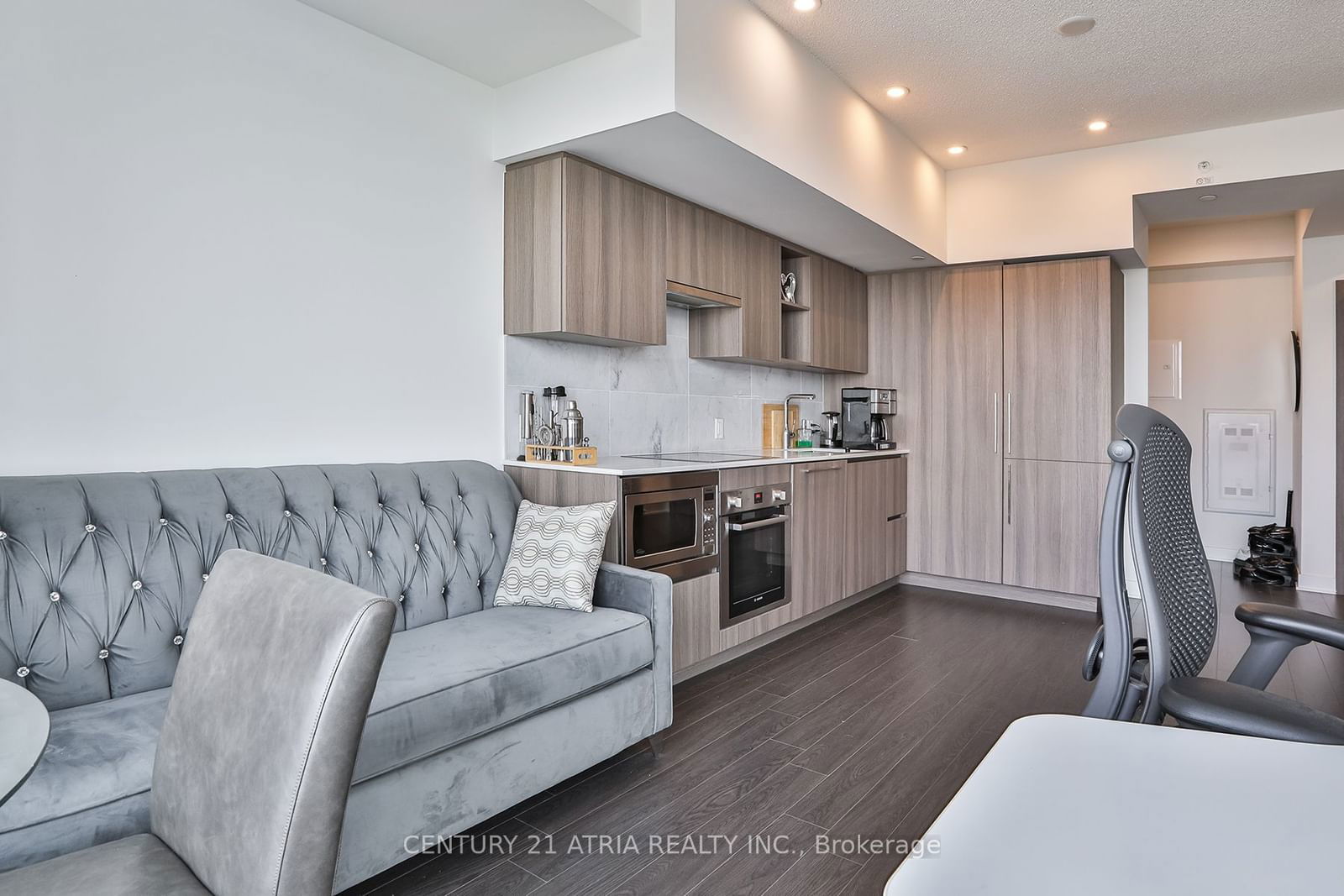 19 Bathurst St, unit 3715 for rent