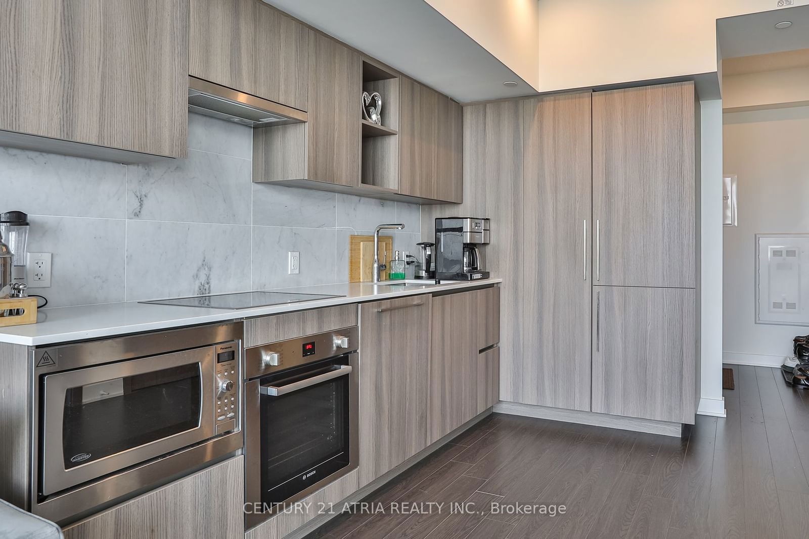 19 Bathurst St, unit 3715 for rent