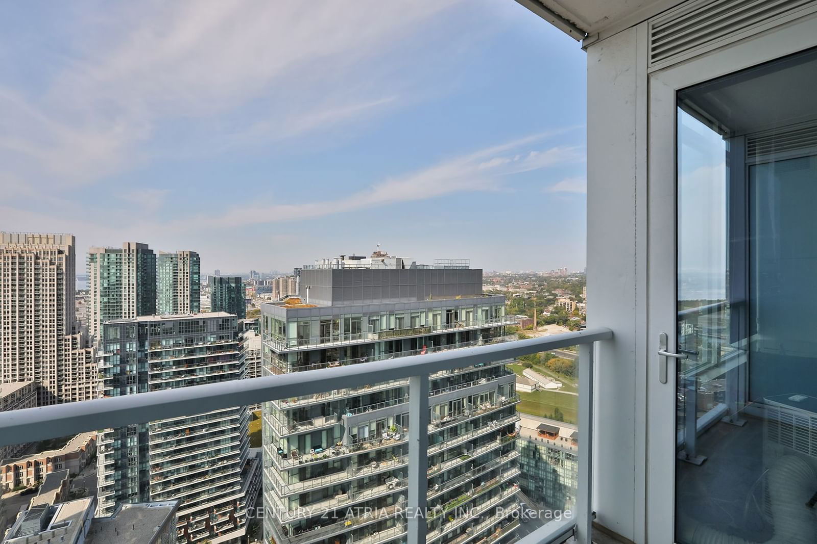 19 Bathurst St, unit 3715 for rent