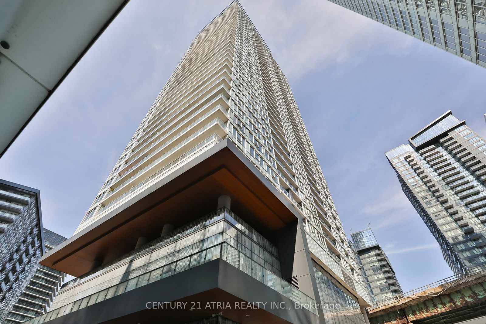 19 Bathurst St, unit 3715 for rent