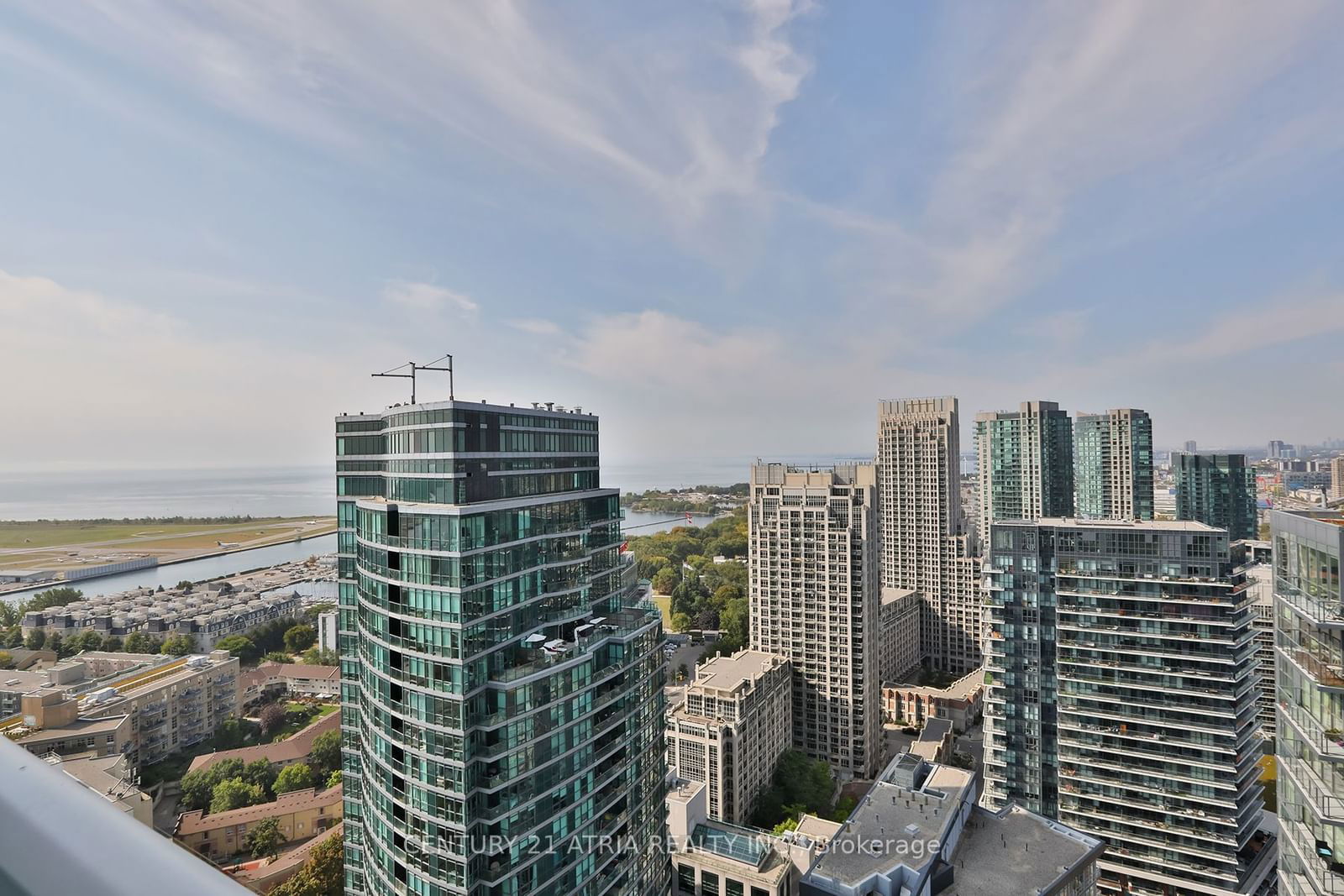 19 Bathurst St, unit 3715 for rent