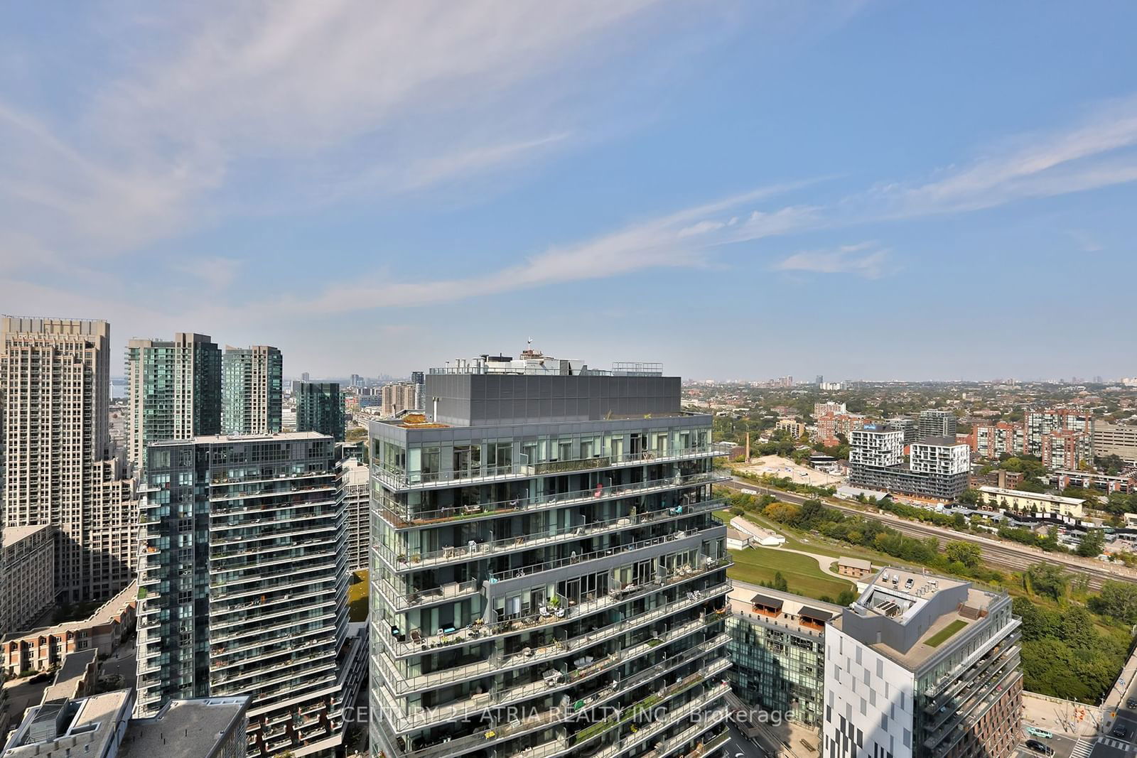 19 Bathurst St, unit 3715 for rent