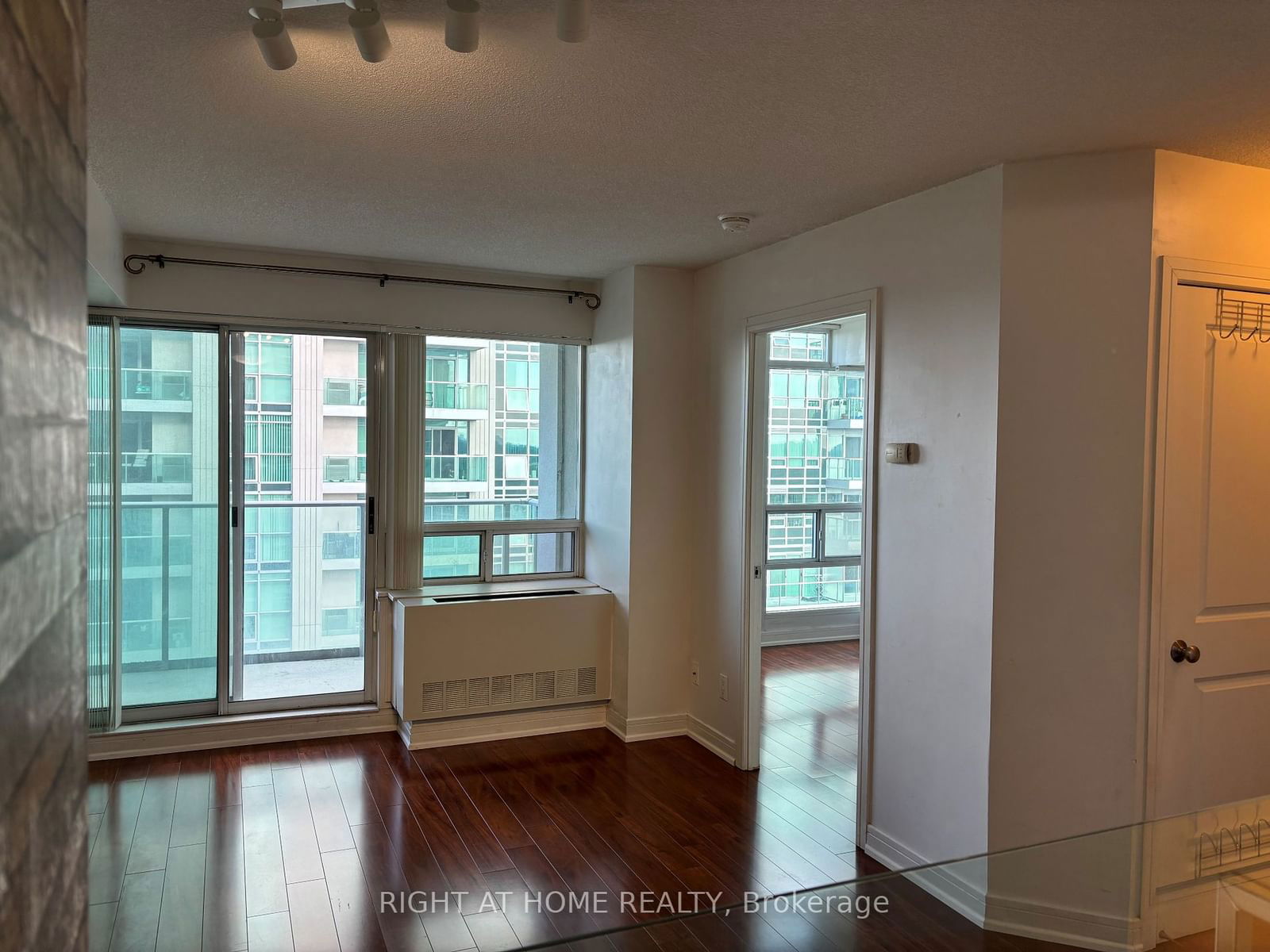 35 Bales Ave, unit 2110 for rent