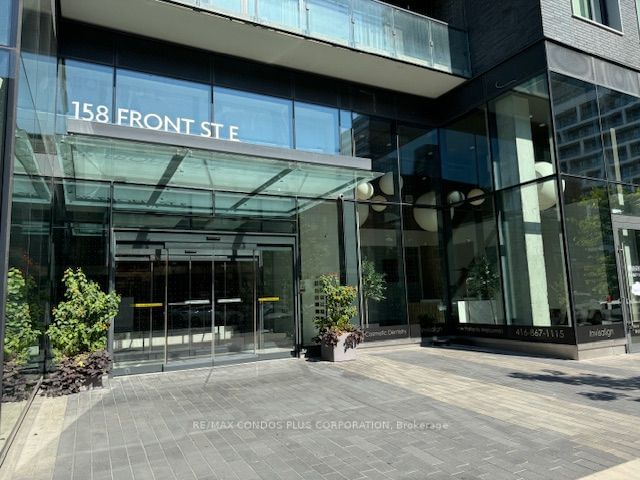 158 Front St E, unit 403 for rent