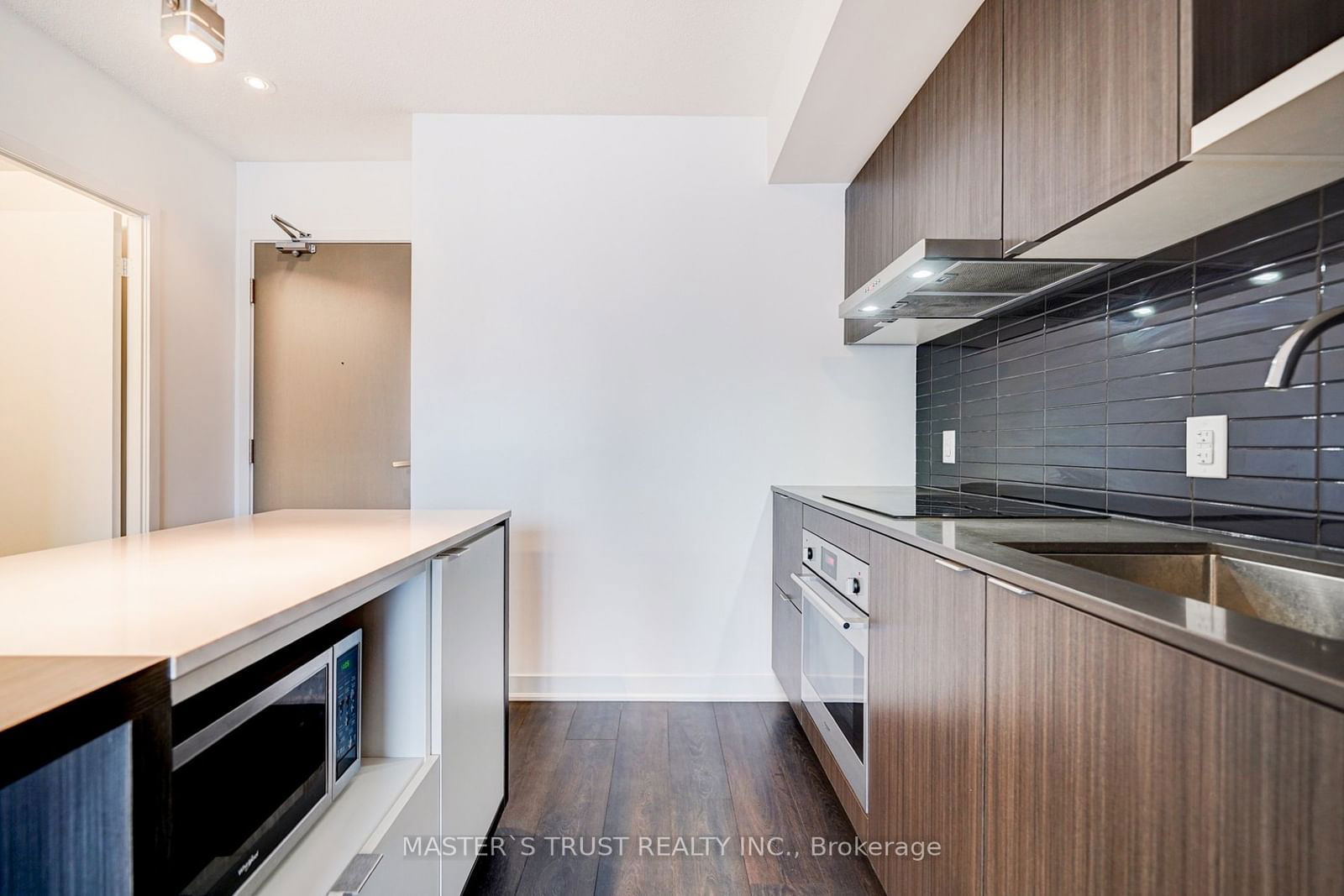 88 Harbour St, unit 2809 for rent