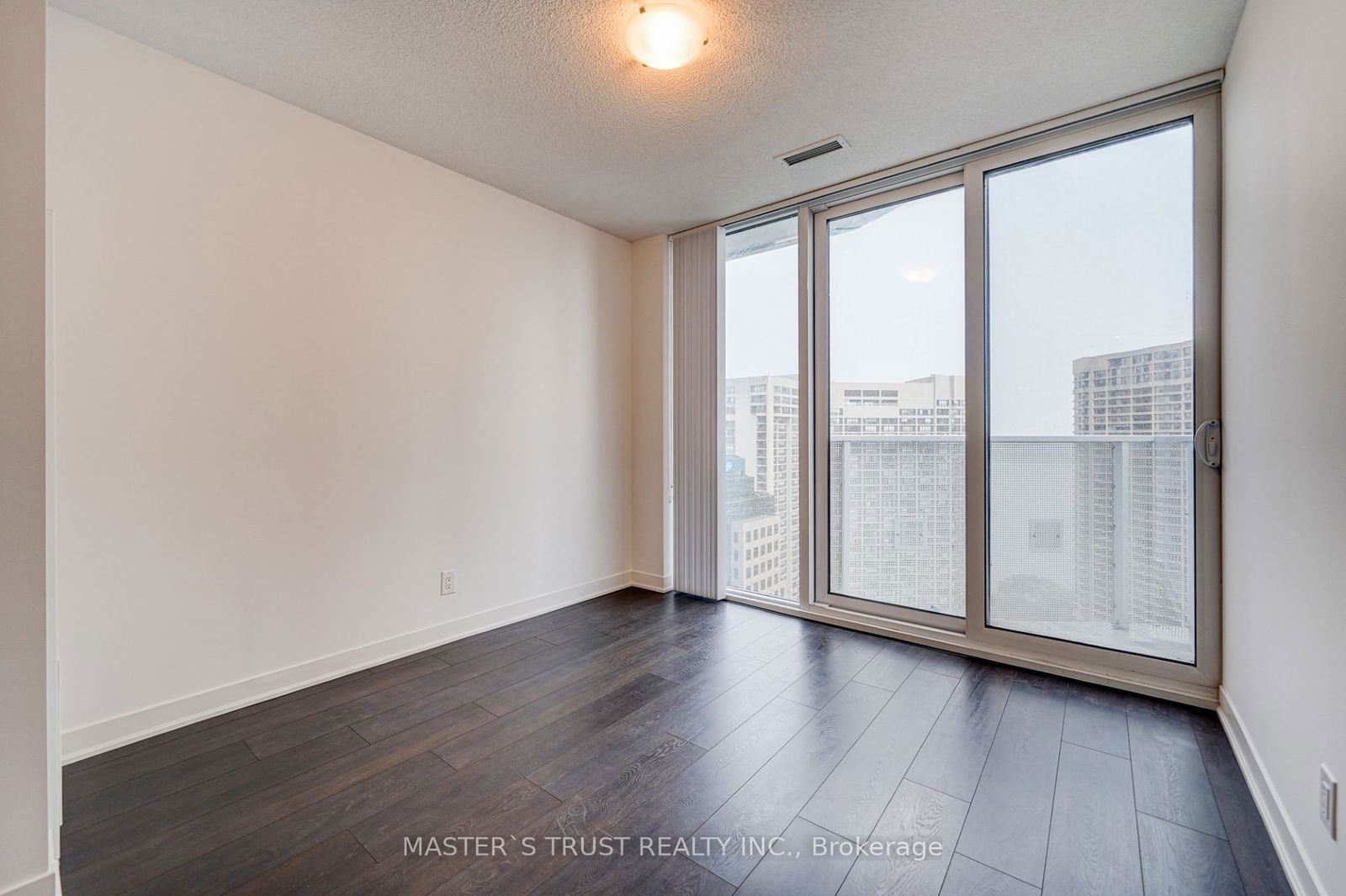 88 Harbour St, unit 2809 for rent