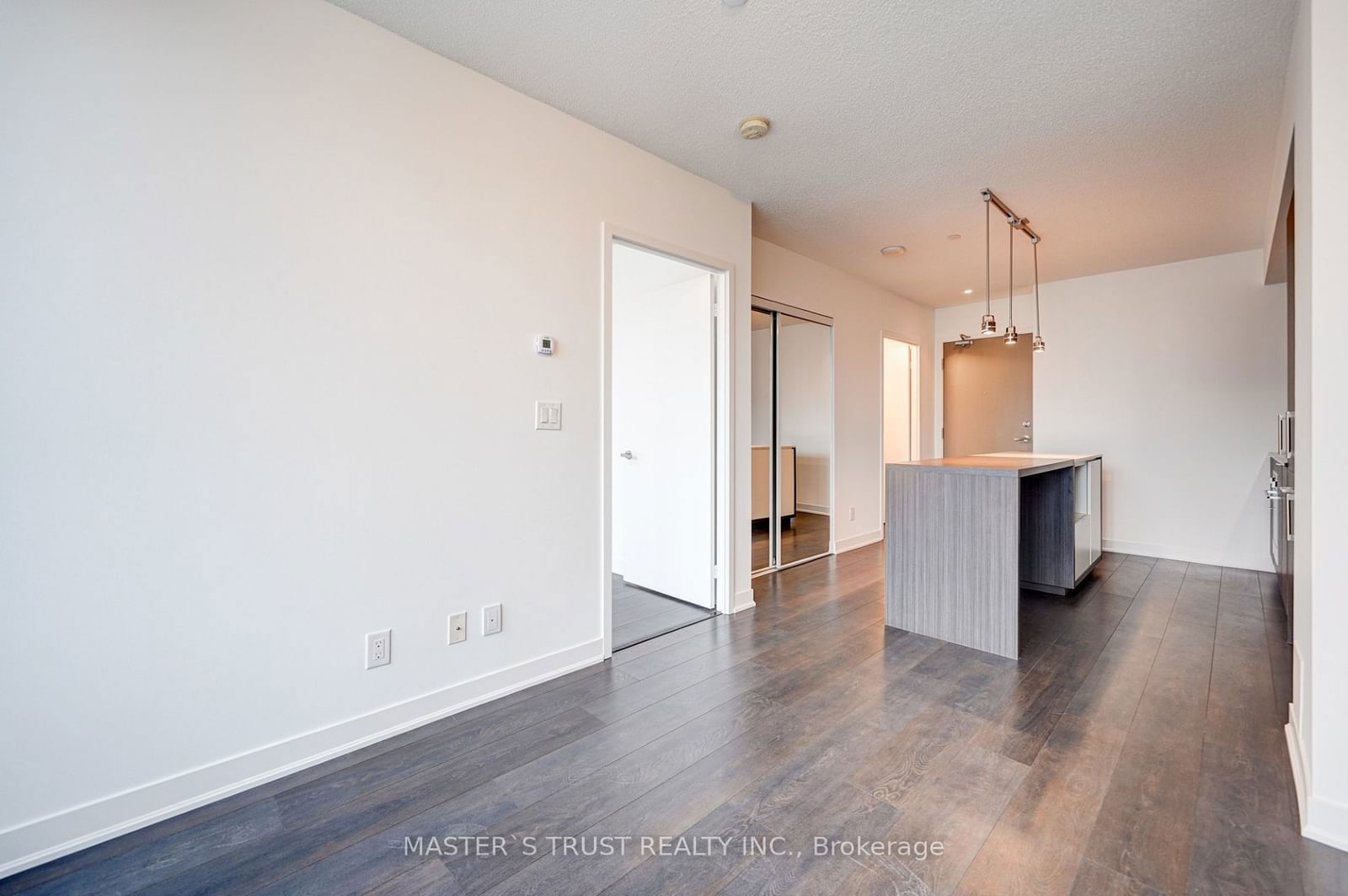 88 Harbour St, unit 2809 for rent