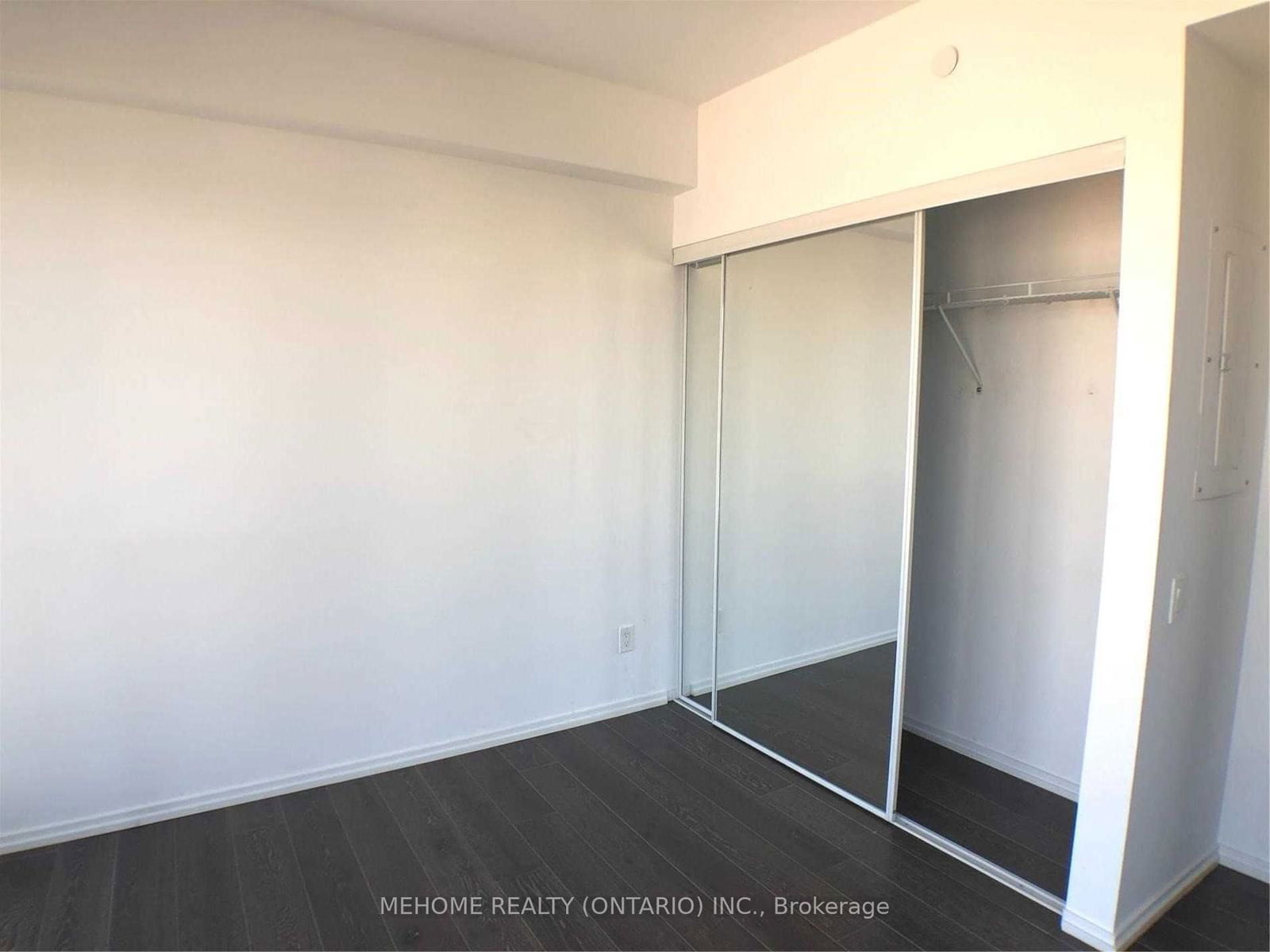 68 Shuter St, unit 2208 for rent